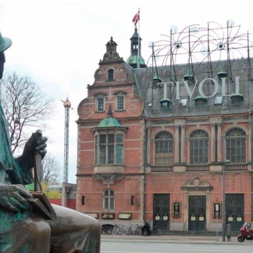 Town Hall Square Statue